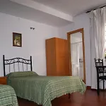 호스탈 알카자르 I 2*