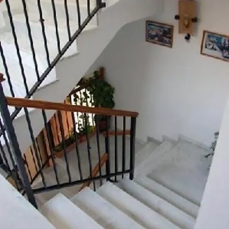 Alcazar I