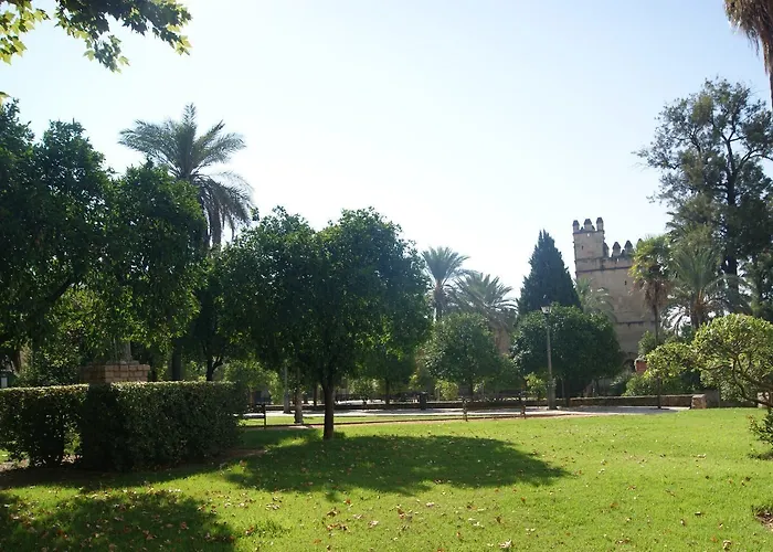 Alcazar I בית הארחה 2*